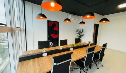 Sala comercial mobiliada, no Centro de Rio das Ostras