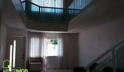 Casa Alto Padrão com 4 quartos (2 suítes)