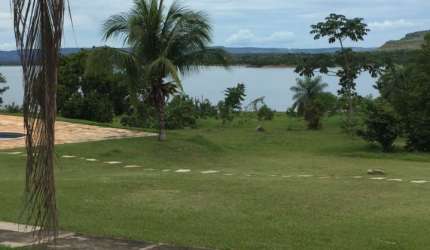 Vende-se terreno em condomínio as margens do lago do manso