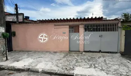 Casa em condomínio fechado com 4 quartos à venda na Rua Ibrahim Flor, Bangu, Rio de Janeiro, 347 m2 por R$ 380.000