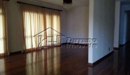 More confortavelmente em apartamento bem localizado na Vila Ema