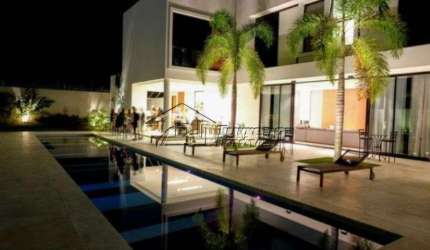 ﻿﻿Linda casa em condomínio de alto padrão próximo ao Shopping Colinas