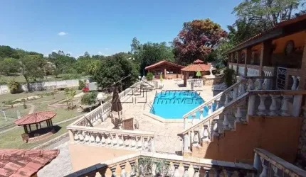 Chácara em Jacareí com 2 casas em excelente localização