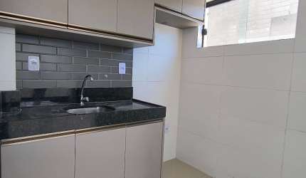 Apartamento no Bessa, 600 metros do mar.