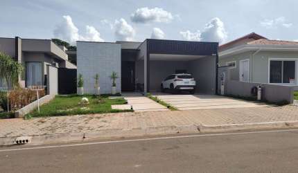 Casa em Condomínio para Venda em Holambra, Residencial Flor D Aldeia, 4 dormitórios, 4 suítes, 5 banheiros, 2 vagas