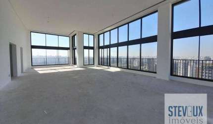 Cobertura duplex maravilhosa de 688m² com uma vista incrível de São Paulo.