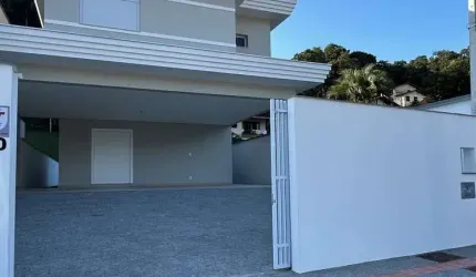 Casa com 2 dorms, Glória, Joinville - R$ 2.35 mi, Cod: 84