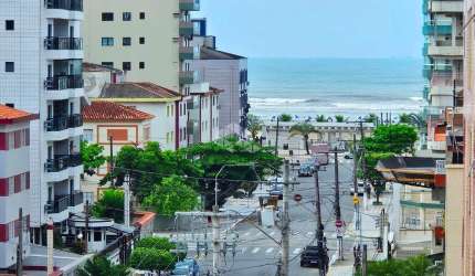 APARTAMENTO PRÓXIMO À PRAIA. VISTA MAR, 02 DORMS. (01 SUITE) 01 VAGA. VL GUILHERMINA, PRAIA GRANDE SP.