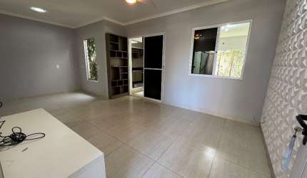 Casa a Venda no Condomínio Rio Claro