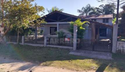 Sobrado com 7 Quartos, próximo ao mar!