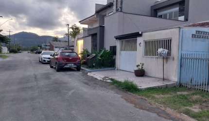 Casa em Alvenaria no Bom Retiro, próxima ao Mar!