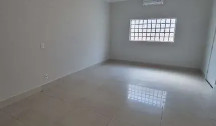 Casa com 3 quartos para alugar no Centro, Araçatuba  por R$ 4.500