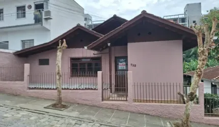 Casa mista na Escola Agrícola - 3 dormitorios