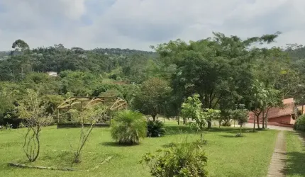 Linda Chácara a venda em Biritiba Ussu