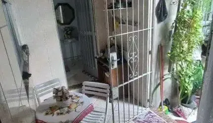 CASA COM 3 QUARTOS, VARANDA E TERRACO!