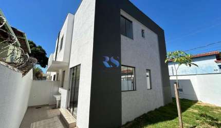 Casa geminada a Venda de três quartos no Bairro Candelária em Belo Horizonte/MG