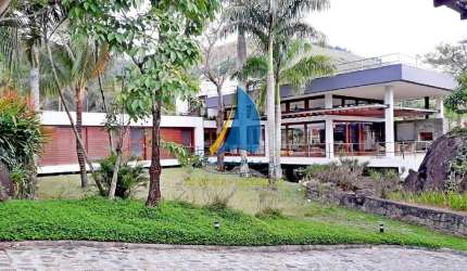 CASA TÉRREA EM CONDOMÍNIO DE ALTO PADRÃO - REGIÃO CENTRAL DE ILHABELA