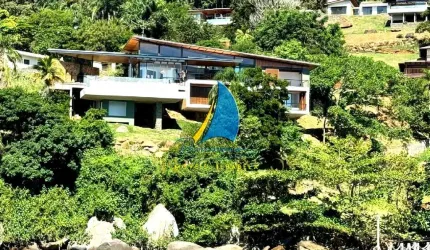 CASA NOVA DE ALTO PADRÃO EM COSTEIRA - FRENTE AO MAR