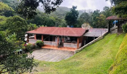 Chácara / sítio com 3 quartos à venda no Centro, Juquitiba  por R$ 390.000