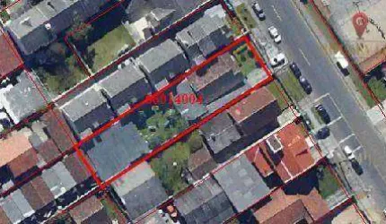 Terreno com duas casas, zoneamento SE-CF,  à venda, 600 m² por R$ 1.380.000 - Jardim das Américas - Curitiba/PR