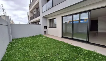 Santa Cândida, Casa em Condomínio, nova, 3 quartos sendo 2 suítes, quintal com churrasqueira e 2 va