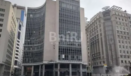 AMPLO ANDAR COM 1.037M2  EM  FRENTE A IGREJA DA CANDELÁRIA