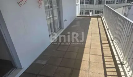 Varandão Prédio com Infraestrutura e duas Vagas de Garagem