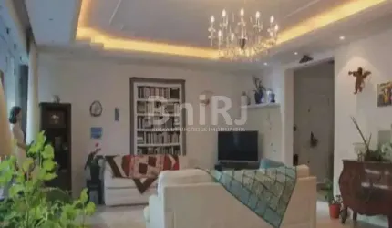 Linda Casa 4 quartos  em condomínio fechado