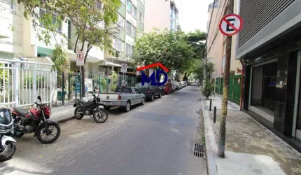 Lojão muito bem alugada, 194m² de piso, frente, Rua Correa Dutra, totalmente reformada