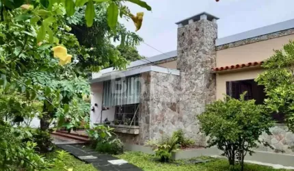 VENDO: EXCELENTE CASA LINEAR em Paquetá com 185m2 de área Construída em 933m2 de Terreno.