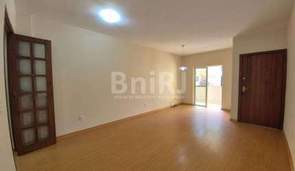 Apartamento 2 qts (1 suíte) no Centro de Itaipava