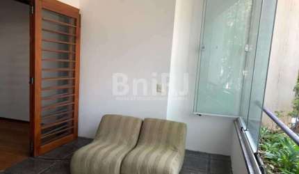 Amplo apto  perto do centro comercial de Botafogo: clinicas, comercio metro
