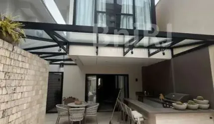 Casa triplex alto luxo Condomínio Rio Mar com porteira fechada