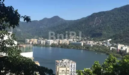 Apartamento espetacular com 282 m²