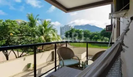 2 quartos no Recreio dos Bandeirantes.