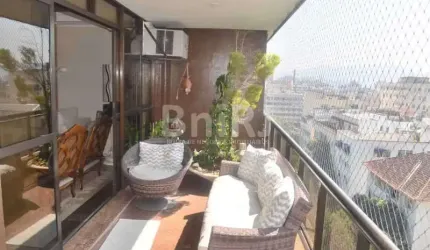 4 quartos em rua nobre da Tijuca