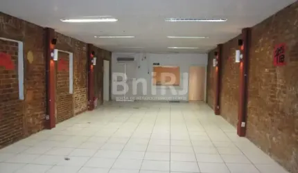 CASA COMERCIAL EM BOTAFOGO.