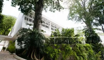 Extraordinária Residência - Projeto Niemeyer - Segurança 24 horas
