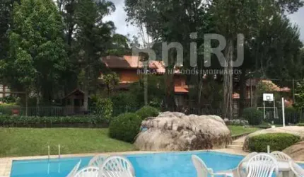 CHARMOSA CASA COND ALTO COM INFRAESTRUTURA