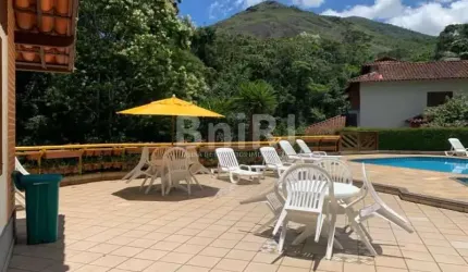 CASA EM CONDOMÍNIO COM INFRAESTRTURA NA SERRA QUEBRA FRASCOS