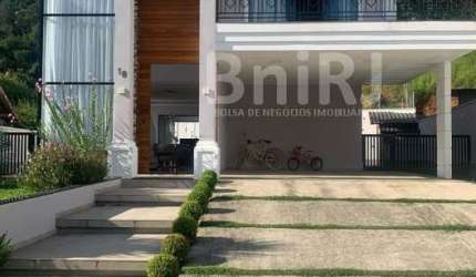 VENDO BELA CASA CONDOMÍNIO COM INFRAESTRUTURA NO PARQUE DO IMBUÍ