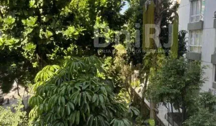 Oportunidade!! Excelente localização. Reformado. Vista copa das árvores.