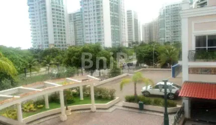 conjunto comercial Open Mall