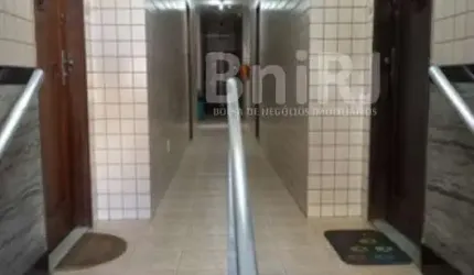 LIndo Apartamento em edificio charmoso