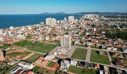 LANÇAMENTO APARTAMENTO CLUB A 550 METROS DA PRAIA!