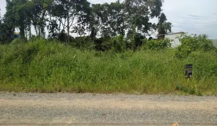 Terreno  a venda no bairro Itacolomi em Piçarras-SC