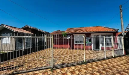 Casa à venda em Porto Alegre-RS, bairro Hípica! 2 quartos, 2 salas, 1 banheiro, 3 vagas de garagem, 50m² de área!