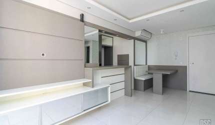 Apartamento à venda em Porto Alegre-RS, Vila Nova: 2 quartos, 1 suíte, 2 banheiros, garagem, 58m². Aproveite!