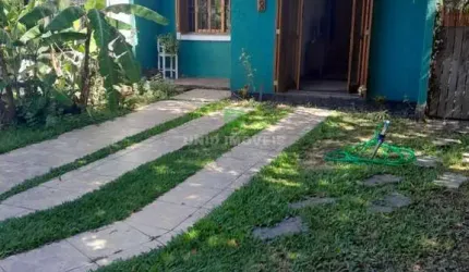 Casa à venda em Porto Alegre-RS, bairro Hípica: 3 quartos, 1 sala, 1 banheiro, 3 vagas de garagem, 80,00 m².