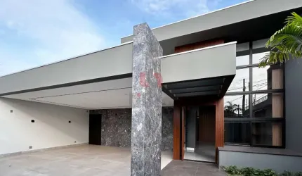 Casa de Alto Padrão a venda no bairro Jardim Cidade Monções.